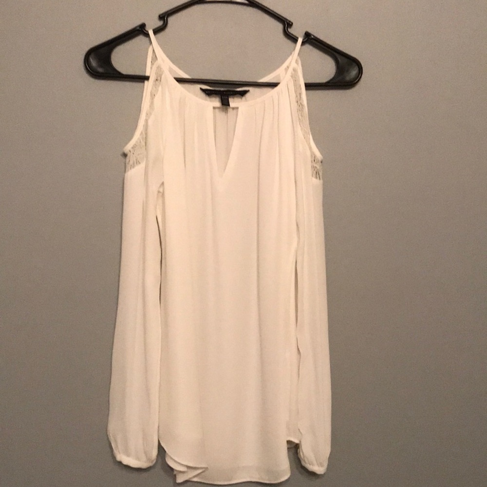 White cold should blouse